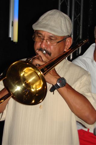 Edmundo Pina <br> Nombre artístico: Mundo