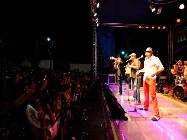Concierto en la Tropical